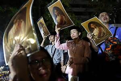 واکنش مردم تایلند به خبر درگذشت پادشاه این کشور