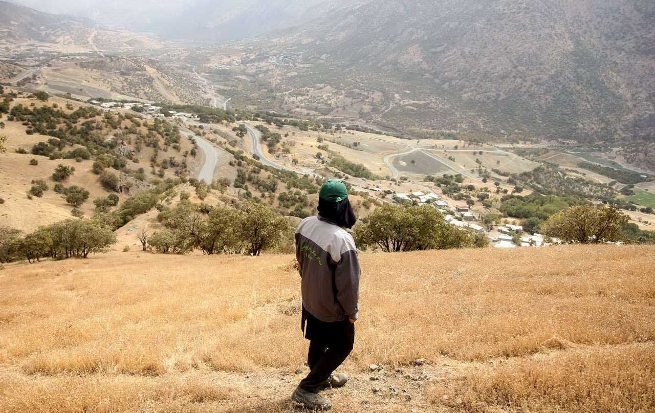 تصاویر/ نخستین بانوی جنگلبان کردستان
