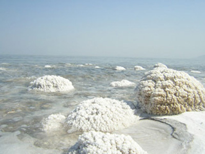 فاجعه در ارومیه؛ تبدیل دریاچه به کویر نمک