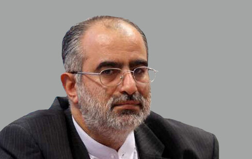 کنایه معنادار حسام الدین آشنا به مصاحبه جنجالی احمدی نژاد با رادیو فردا