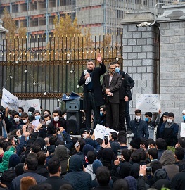 تجمع مردمی در محکومیت ترور شهید محسن فخری‌زاده مقابل مجلس