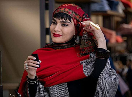 اندیشه فولادوند در سریال دراکولا