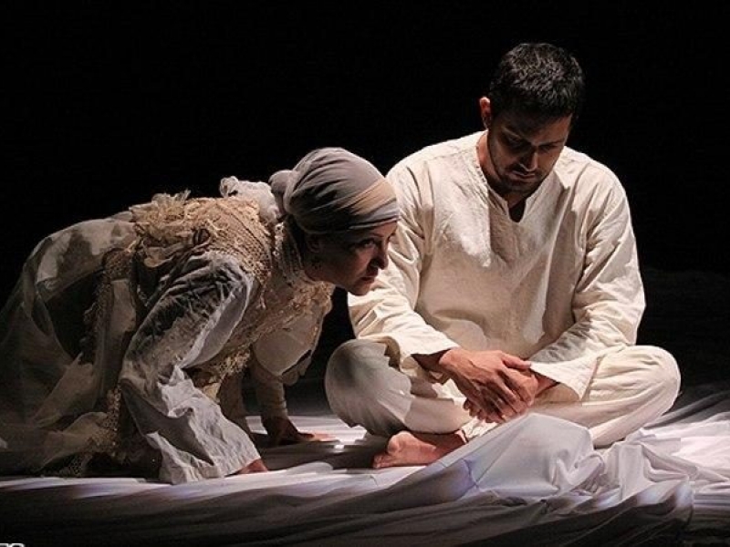 نمايش سگ سكوت نگاهی دوسويه، نگاه تؤامان و همزمان يک منتقد و يک تماشاگر