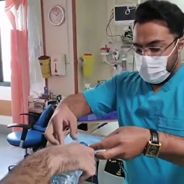 به هیچ وجه روی ماسک خود الکل نزنید!