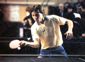 دريافت سرويس کوتاه با کات توأم با پيچ پهلو توسط اپل گرين از سوئد قهرمان دو نفره (دوبل) در سال ۱۹۸۵
