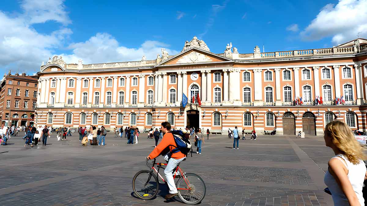 انشگاه‌های معتبر و محیط فرهنگی غنی، جایگاه ویژه‌ای در میان مقاصد تحصیلی جهان دارد.