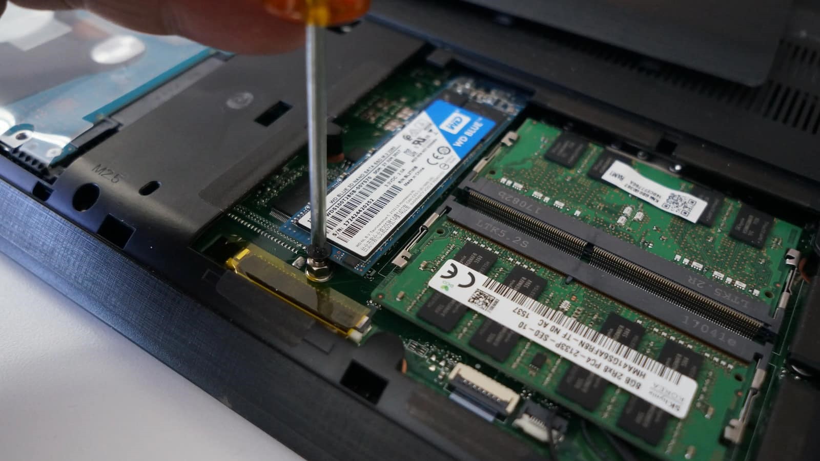 نکات و روش های نصب ssd روی لپتاپ
